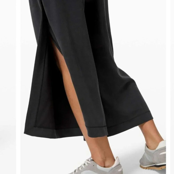 Lululemon Seek Softness Mid  Rise Crop Pants Lounge Black Size 8 - Picture 4 of 10